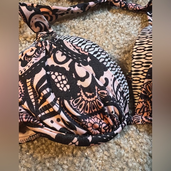 Paisley peach and black Victorias secret halter bikini. Medium bottom. 32b top. - Picture 2 of 6